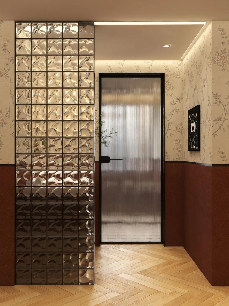 濃郁復古衛生間 玻璃隔斷美翻了！